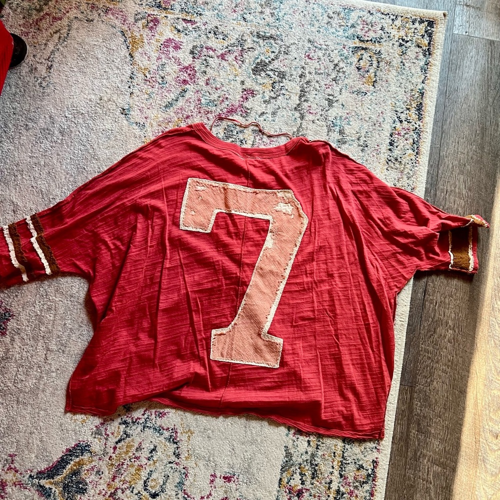 🌺🌺RARE We The Free “Second Wind” Distressed Boxy T-Shirt🌺🌺 - Picture 4 of 9